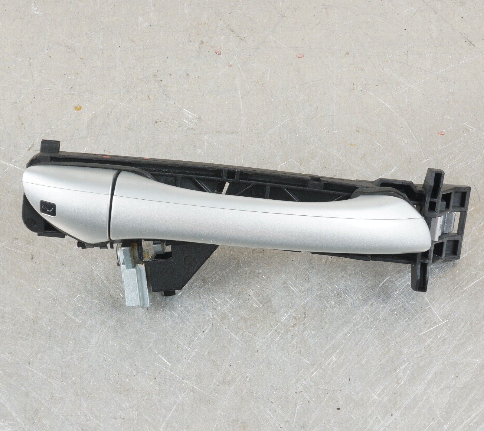 2003 - 2006 Mercedes R230 SL500 SL55 door handle, exterior RIGHT