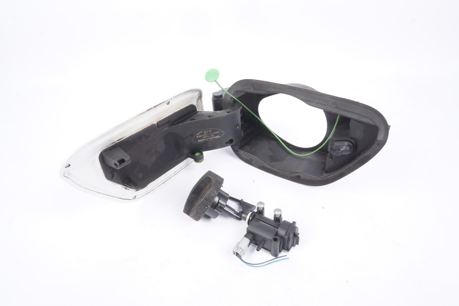 08-13 BMW E93 CONVERTIBLE 328i 335i FUEL GAS DOOR TANK LID ASSEMBLY WHITE