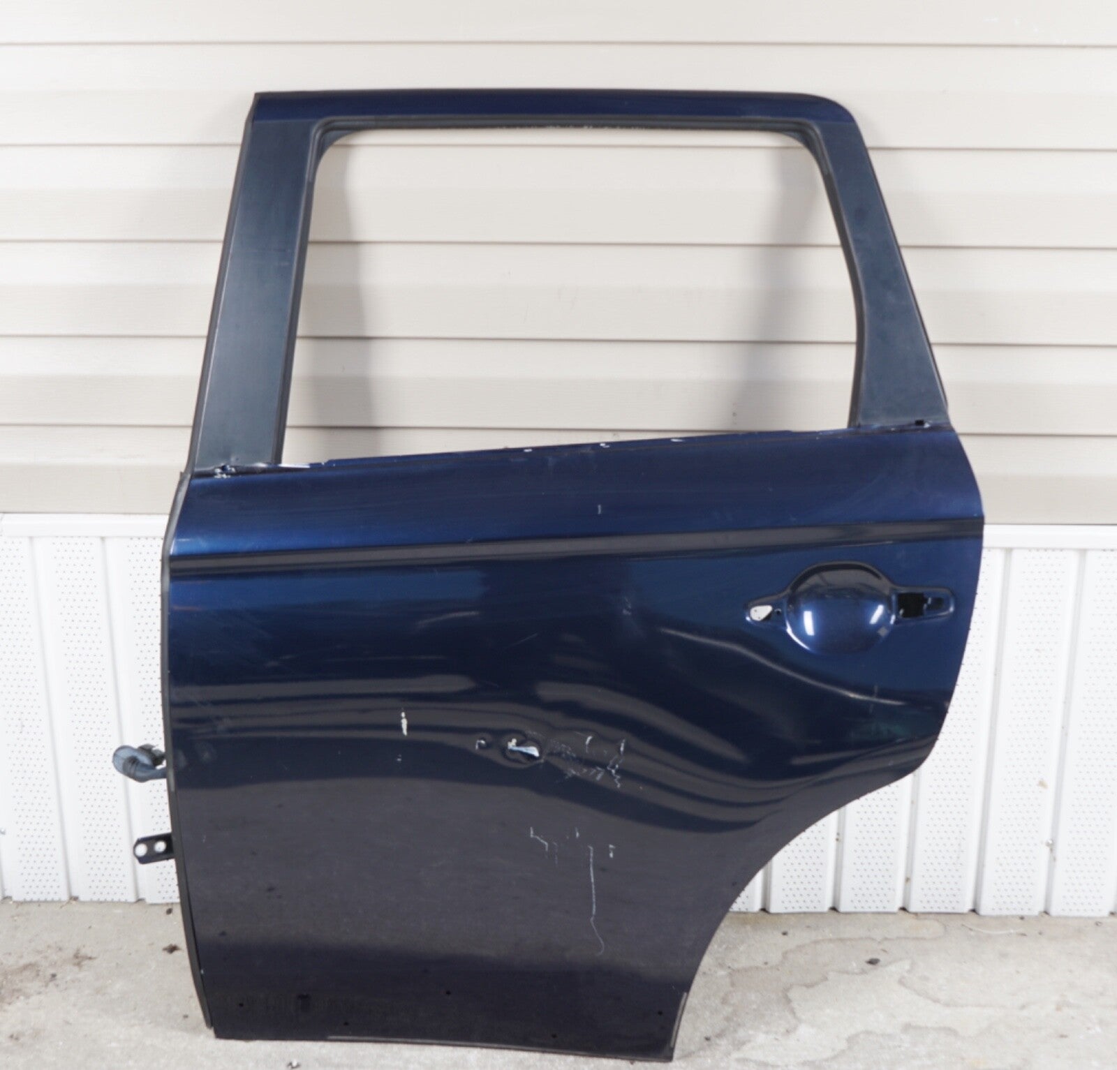 2016 - 2020 MITSUBISHI OUTLANDER REAR LEFT  DOOR SHELL PANEL COVER OEM