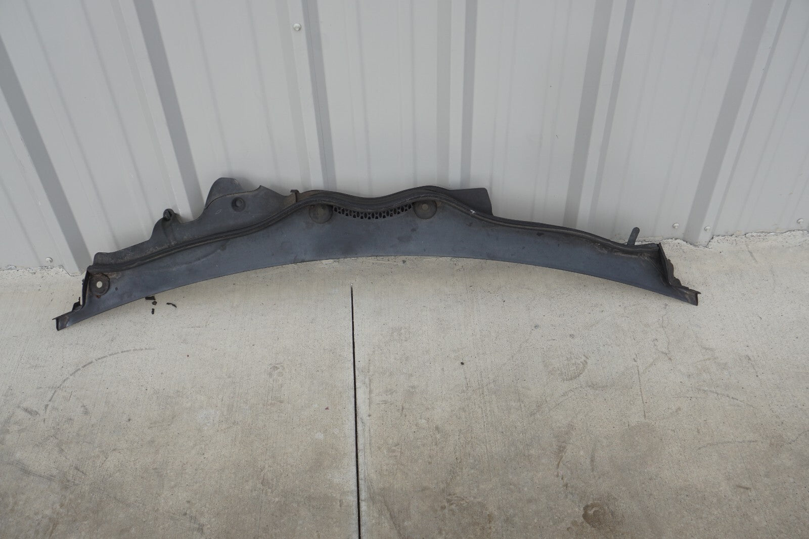 03-08 Mercedes R230 SL500 SL55 Front Cowl Vent Panel Windshield  OEM