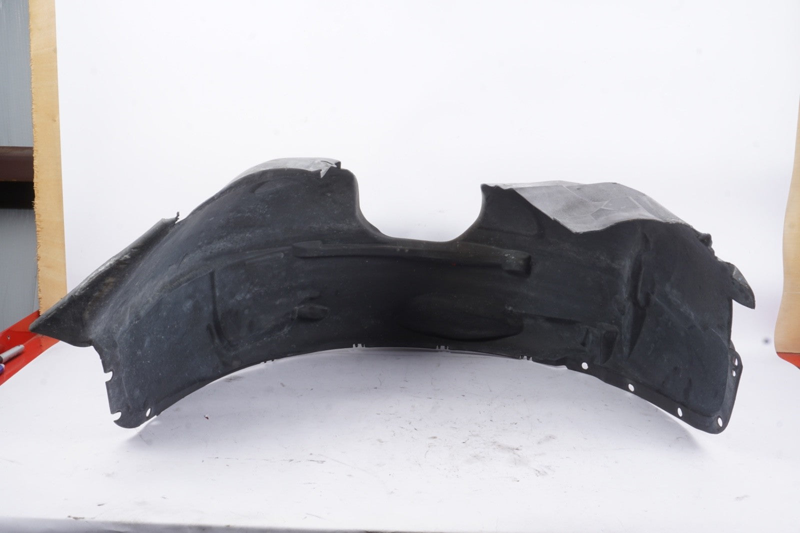 2006-2013 VOLVO C70 T5 FRONT LEFT DRIVER SIDE FENDER LINER SPLASH SHIELD OEM