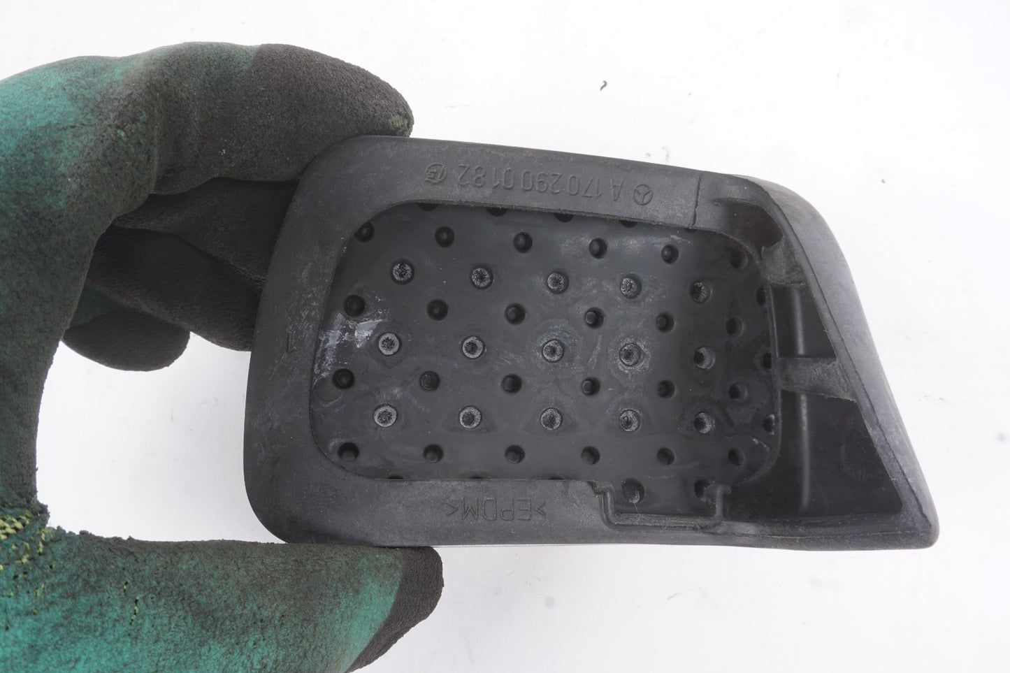 2008-2016 Mercedes W204 E350 C350 Brake Pedal Pad A1702900182 OEM