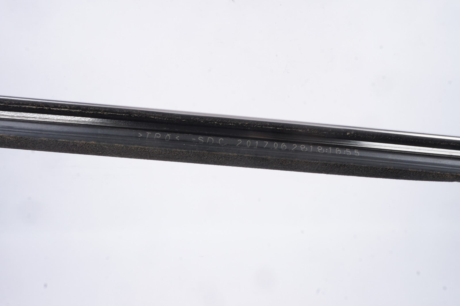 2018 - 2025 HONDA ODYSSEY FRONT LEFT DOOR WINDOW BELT WEATHERSTRIP MOLDING OEM
