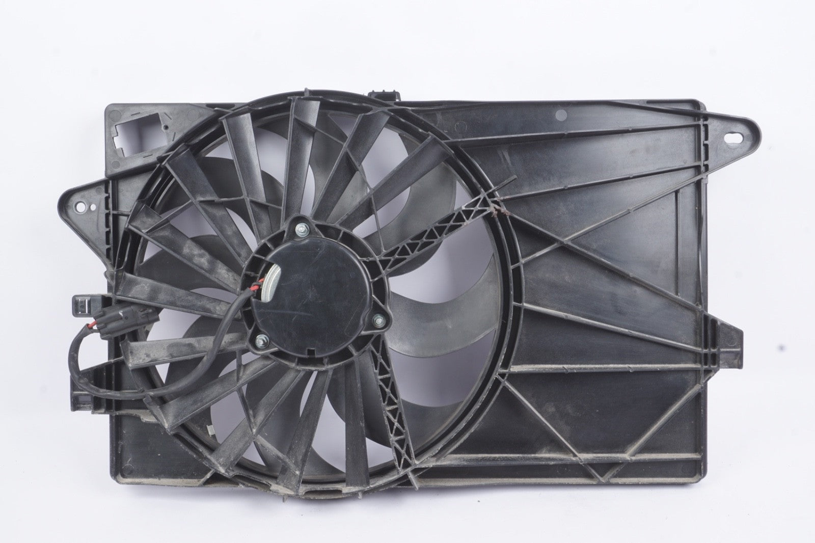 2012-2018 FIAT 500  FRONT RADIATOR COOLING FAN OEM 52014999AC