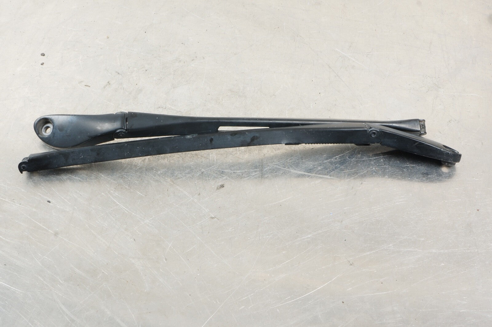04-10 AUDI A8 FRONT LEFT & RIGHT WINDSHIELD WIPER ARM SET OF 2 4E1955408B OEM
