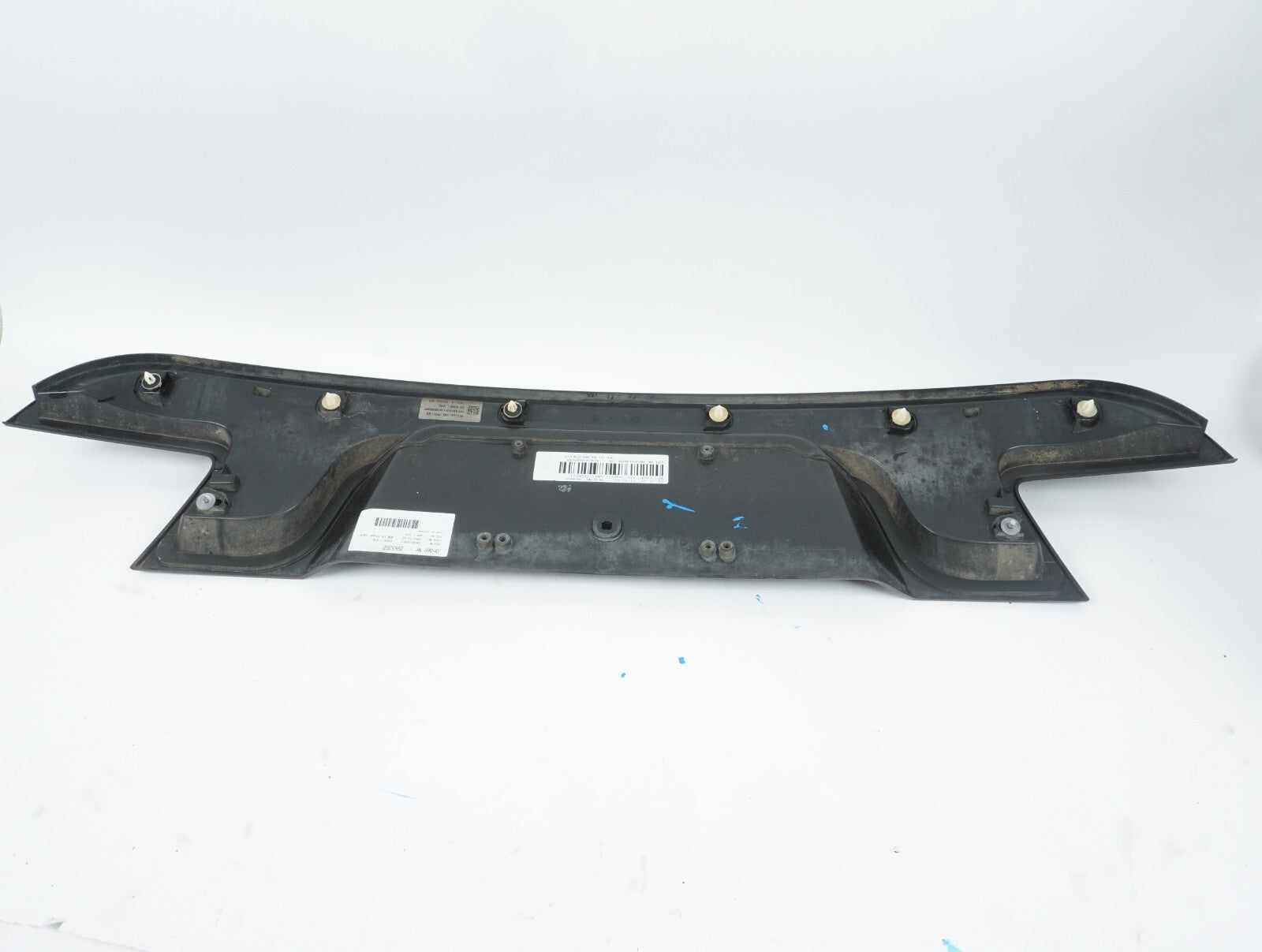 2009 - 2012 BMW 750Li TRUNK LID LICENSE PLATE HOLDER PANEL 7205771 OEM