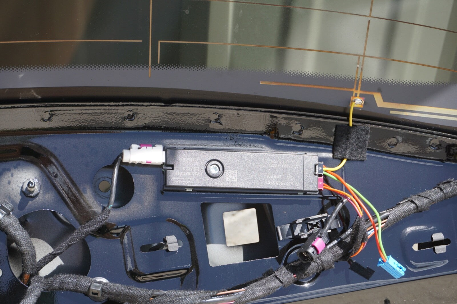 2015 - 2020 MERCEDES GLA250 X156 TAILGATE BACK DOOR SHELL PANEL W/ GLASS OEM