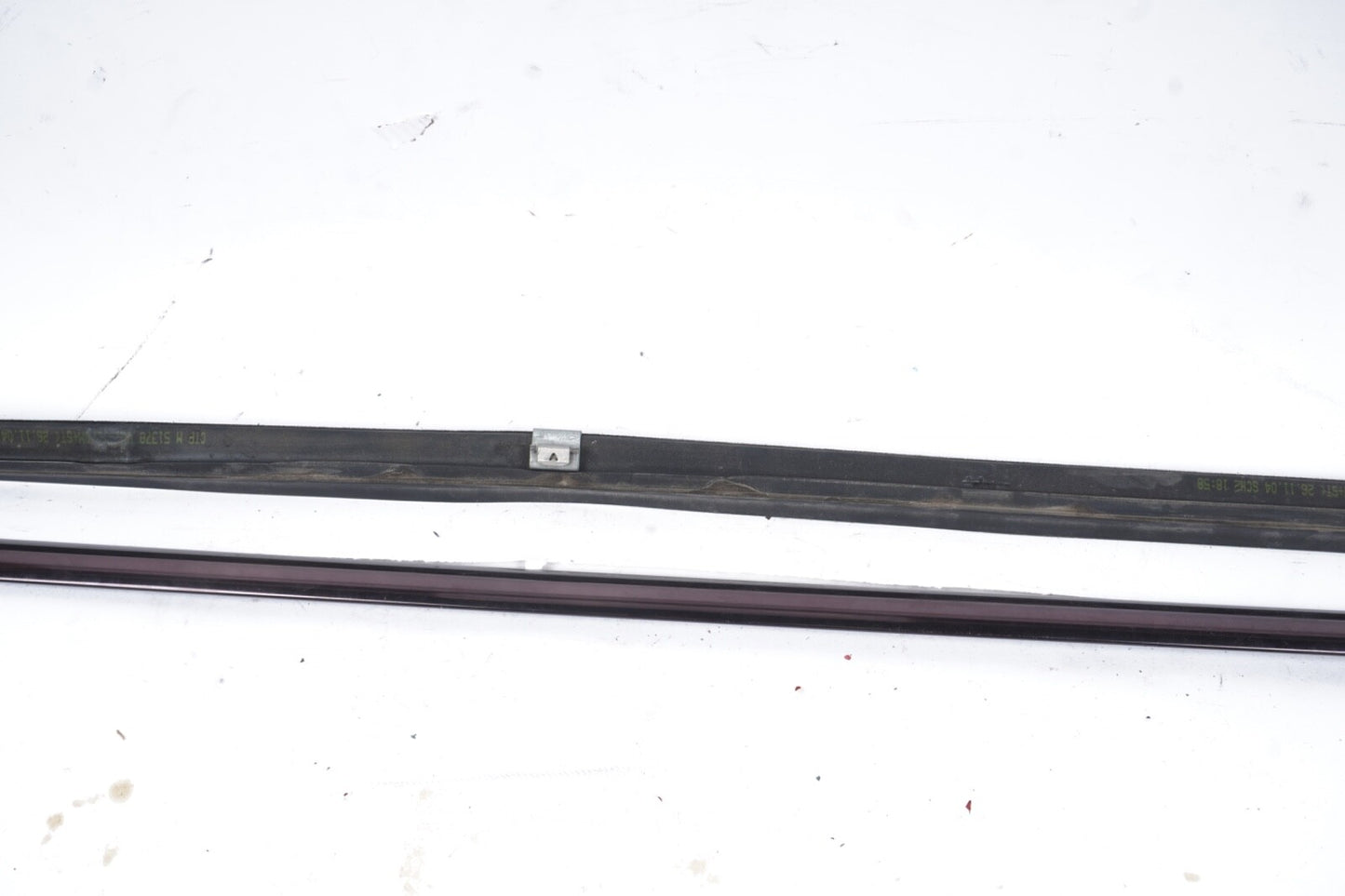 03-11 Mercedes R230 SL500 SL550 Door Window Weather Seal Molding Front Left OEM