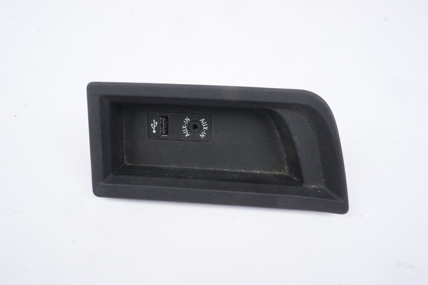 14-16 BMW 428 435 440 Convertible Center Console USB & AUX Port Socket  OEM