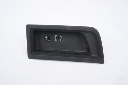 14-16 BMW 428 435 440 Convertible Center Console USB & AUX Port Socket  OEM