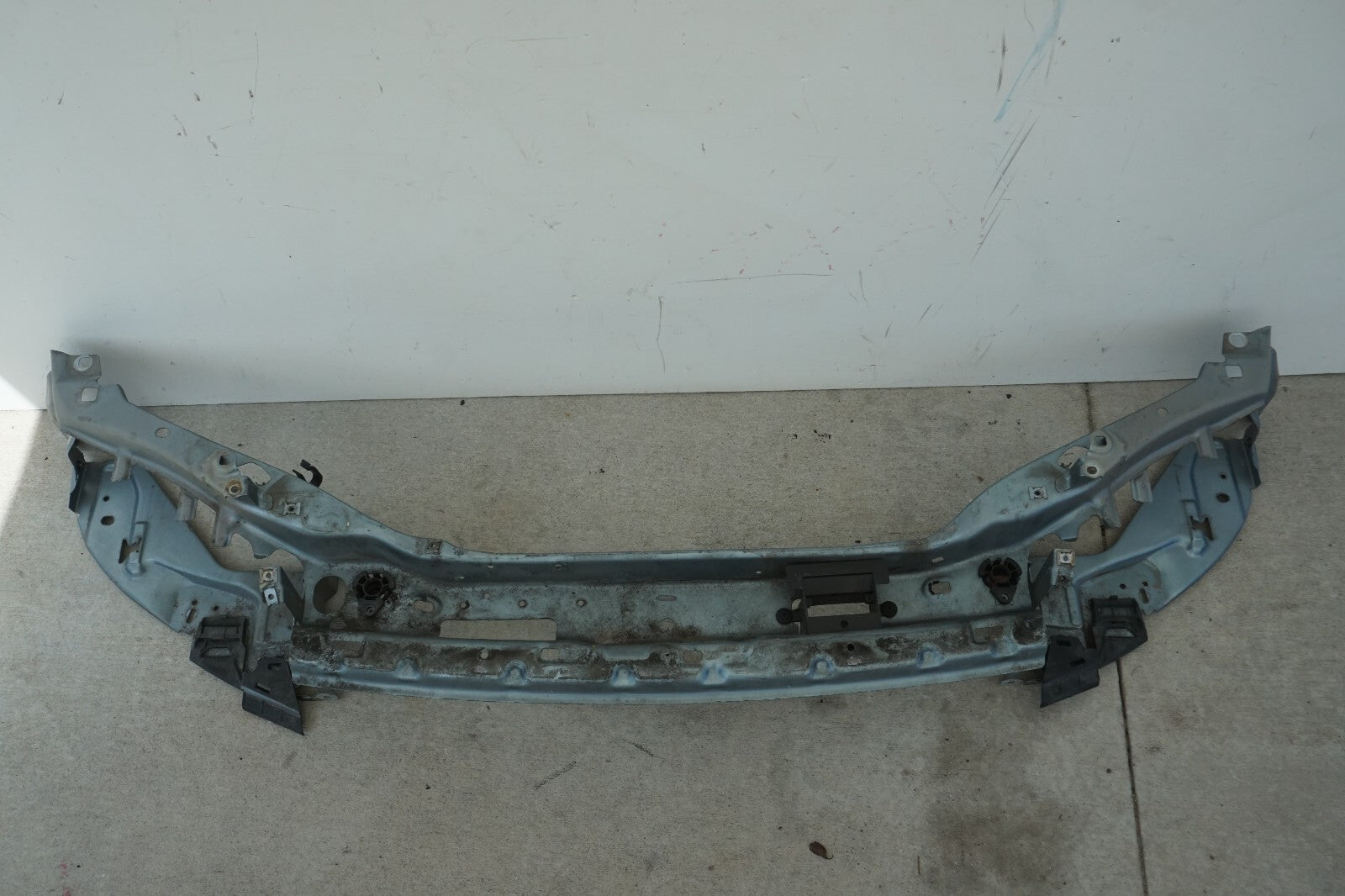 2006-2013 VOLVO C70 T5 RADIATOR SUPPORT BRACKET UPPER OEM