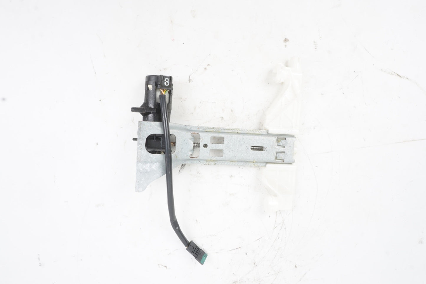 2012 – 2017 BMW 650i Front Left Driver Seat Headrest Adjustment Motor OEM