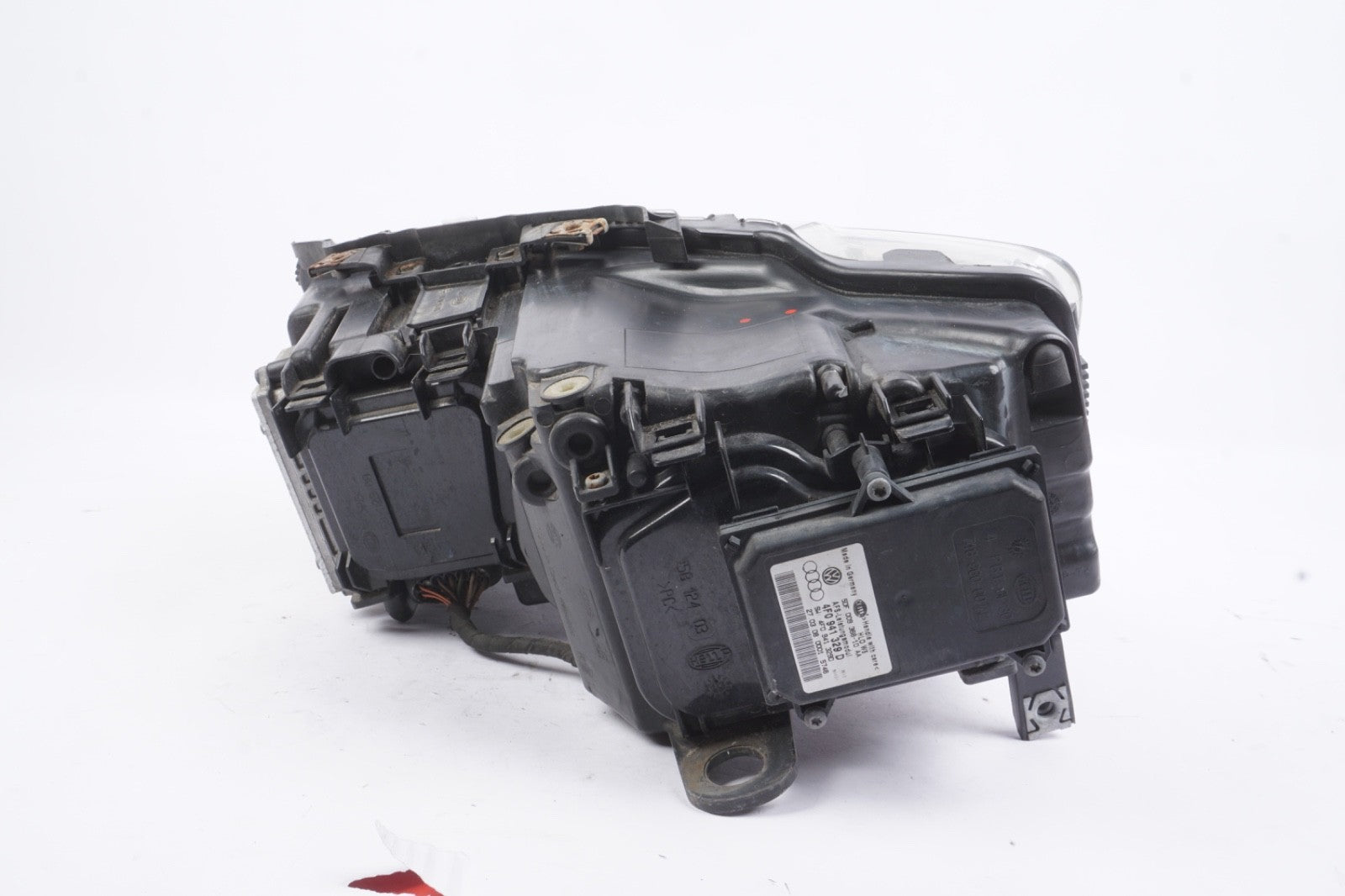 06-10 AUDI A8 Front Right Passenger Headlamp Xenon HID w/ Adaptive Lamps