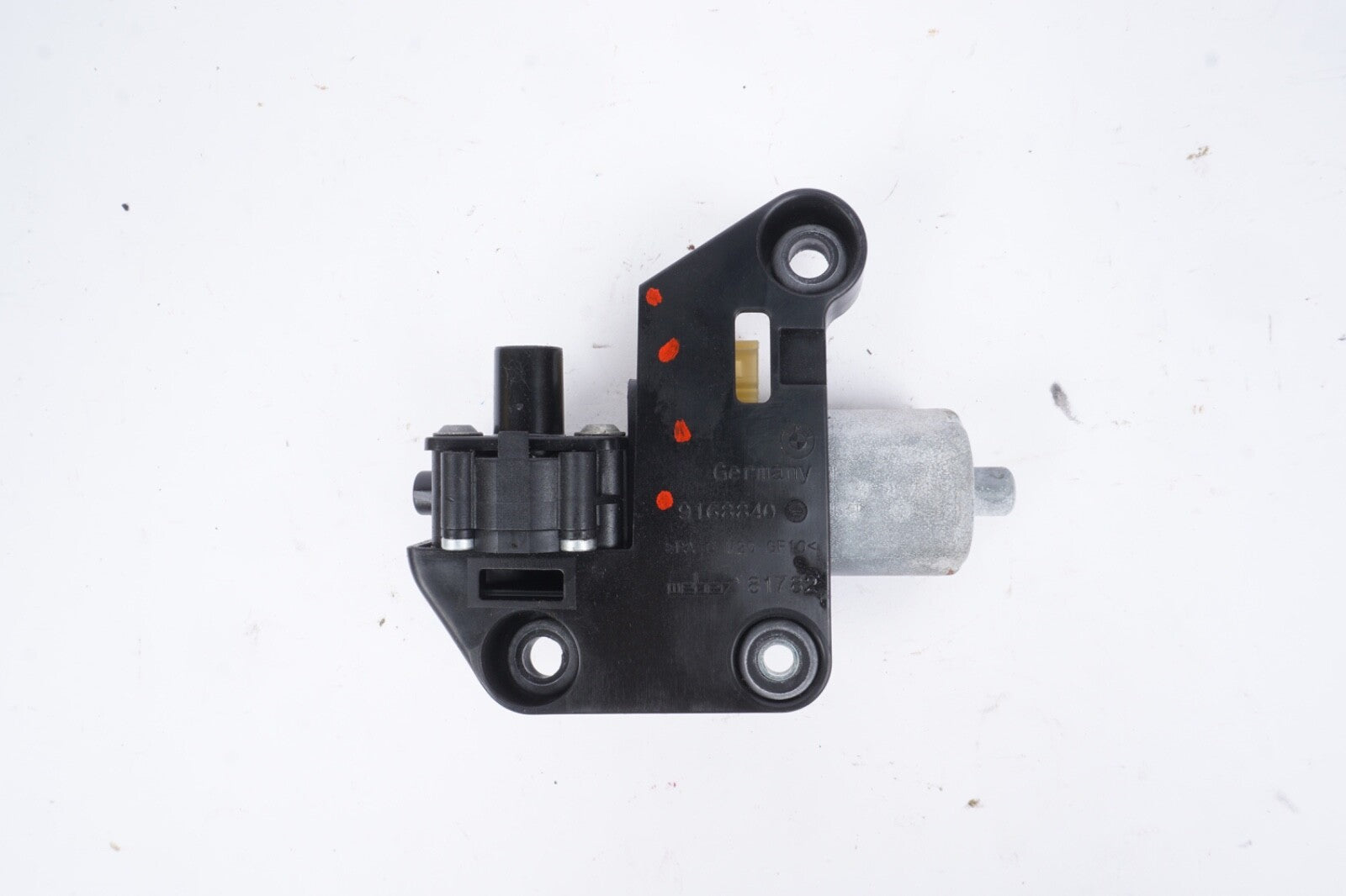 2009-2015 BMW 750i REAR RIGHT DOOR SUNSHADE MOTOR 9168840 OEM