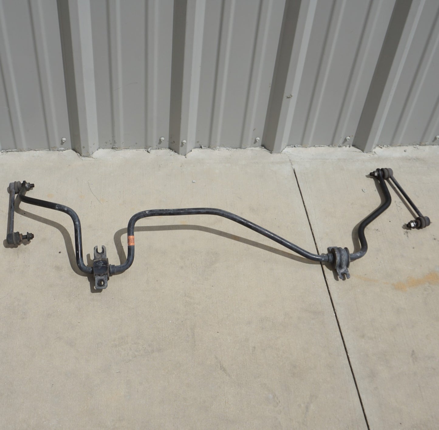 2017 - 2024 NISSAN TITAN REAR STABILIZER SWAY BAR W/ LINK OEM