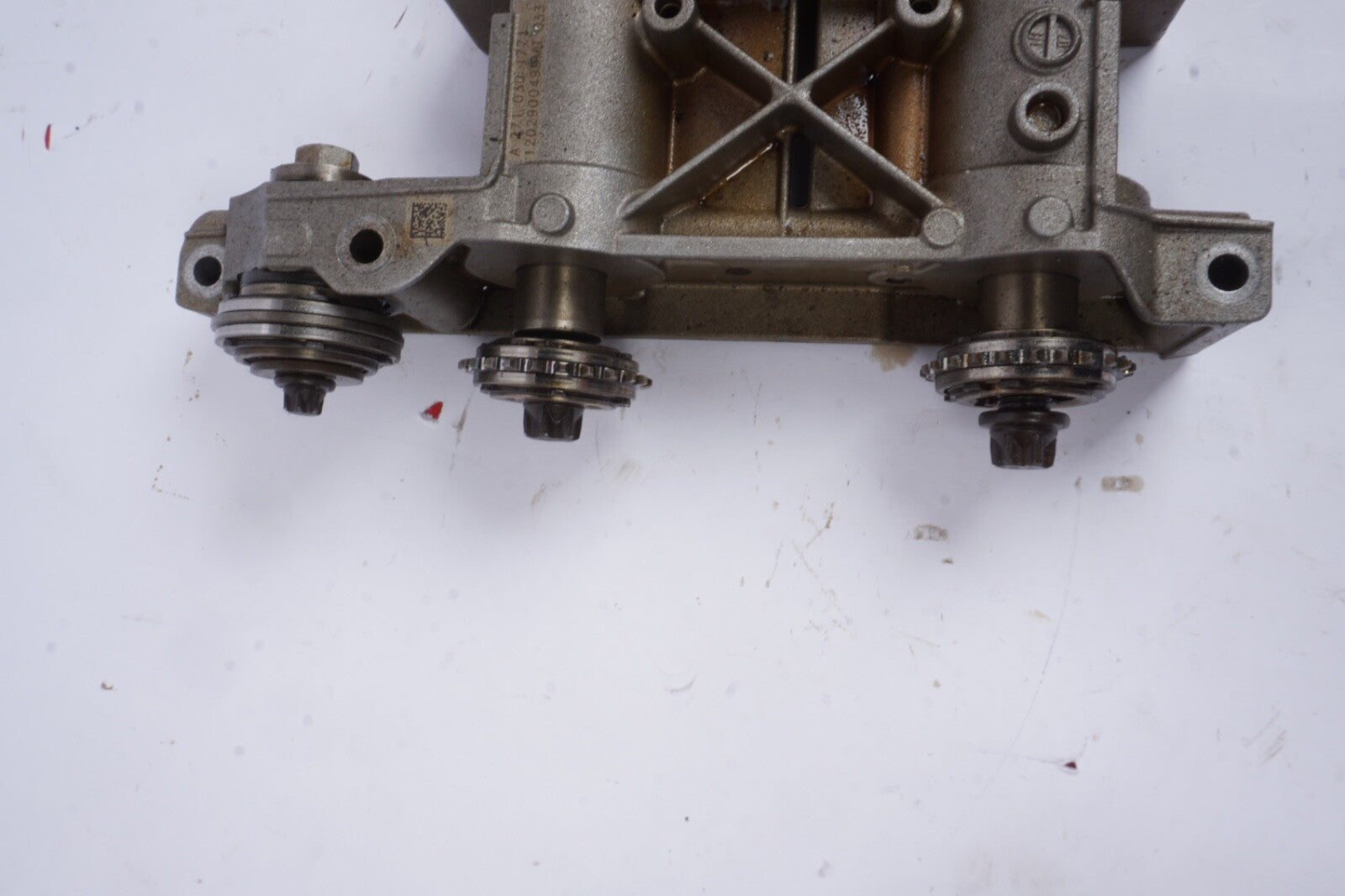 12-15 Mercedes-Benz C250 Engine Balance Shaft Housing Oil Pump OEM 55K MILES