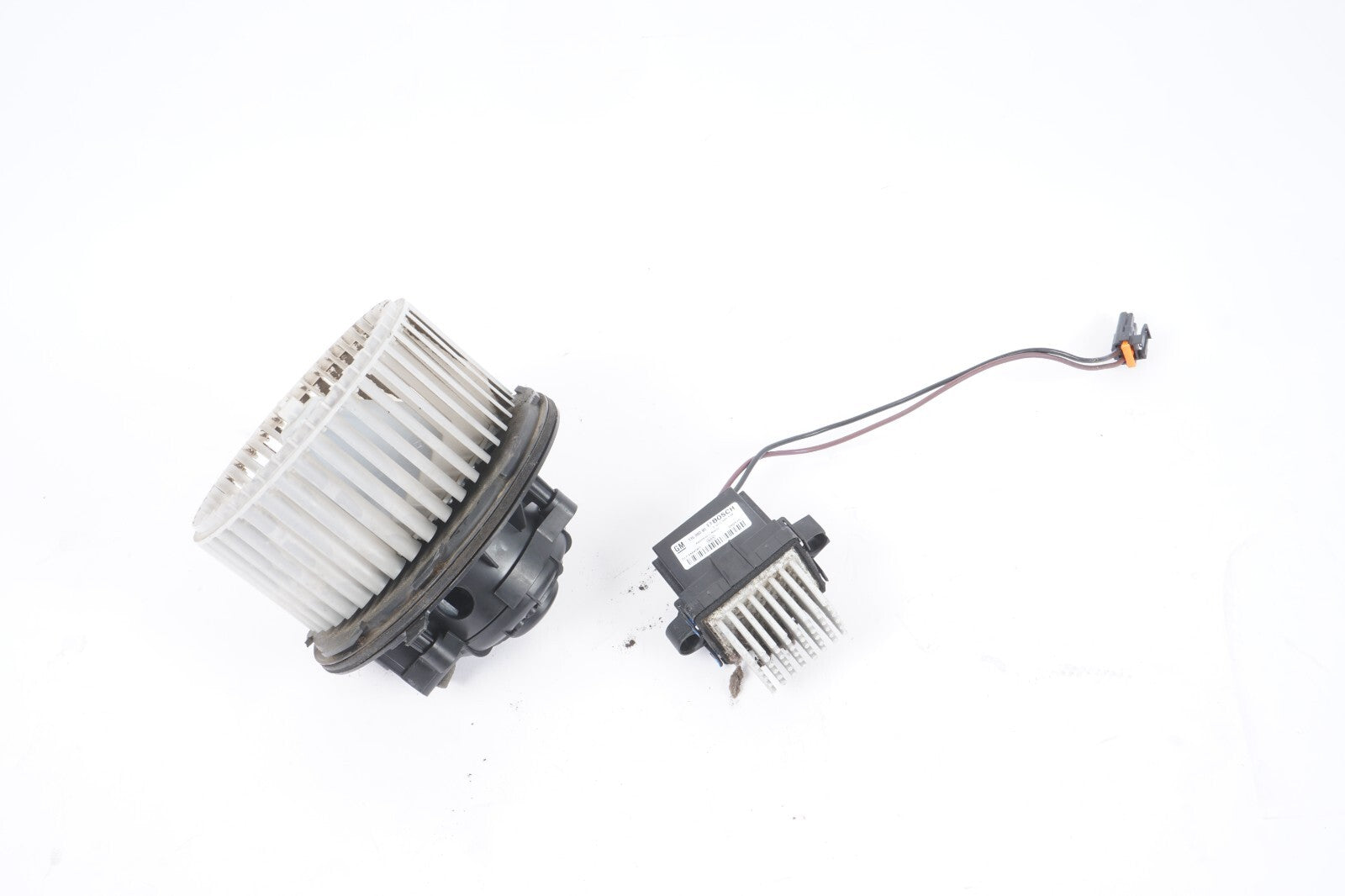 2007-13 Suburban Yukon Tahoe Blower Motor w/ Resistor 13598090 OEM