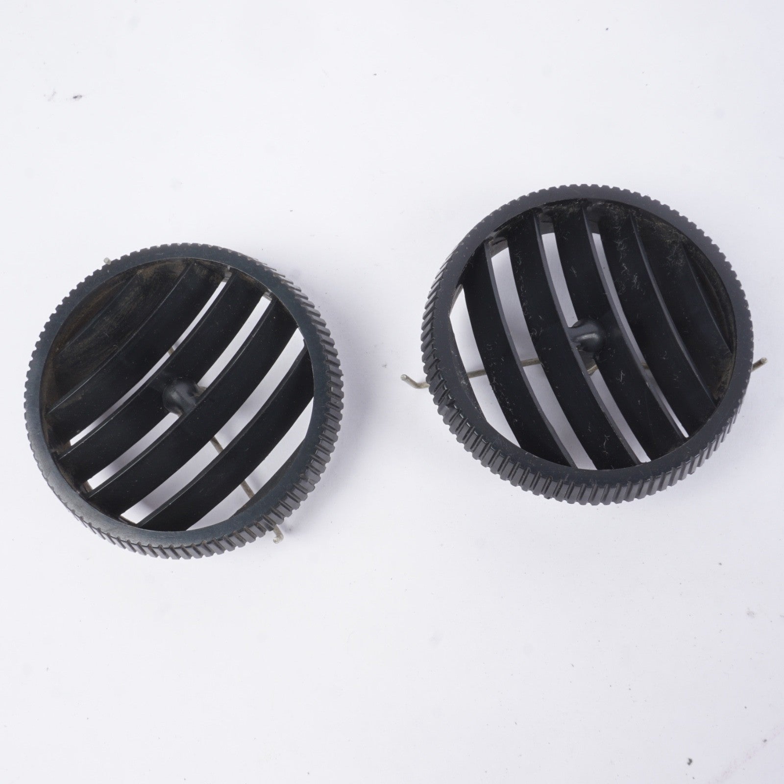 Clearance Kysor 3-1/8 in. Round Louver with 3 in. Mounting Diameter – 3299017