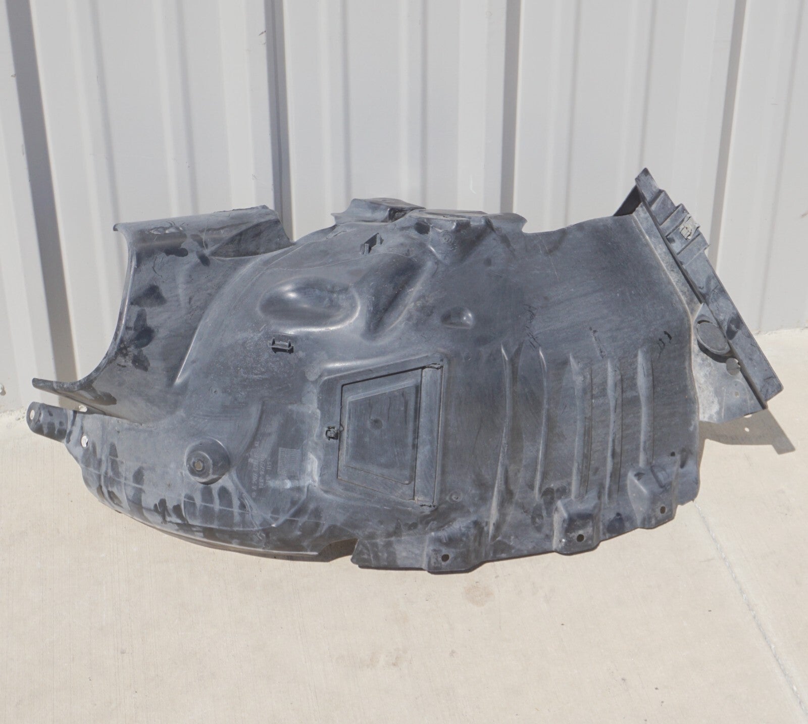 10-15 Mercedes W207 E350 Coupe Front Right Passenger Fender Liner Splash OEM