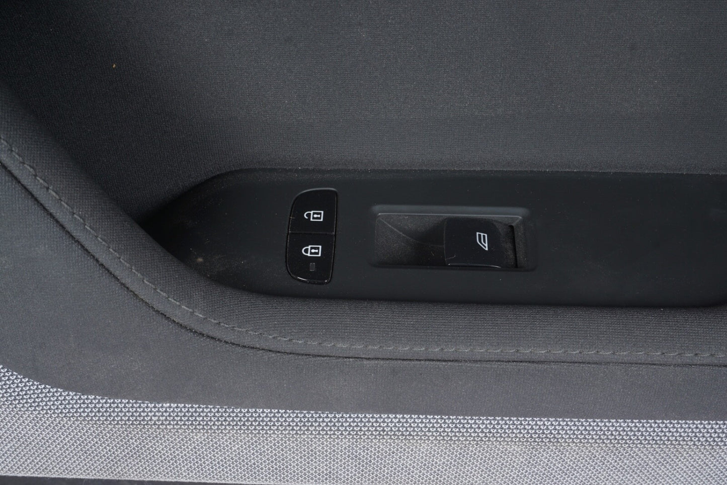 21-23 POLESTAR 2 FRONT RIGHT PASSENGER SIDE INTERIOR DOOR PANEL TRIM COVER OEM