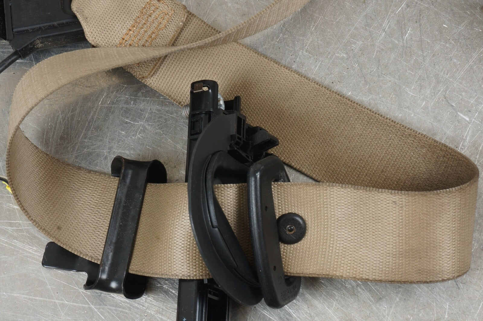2008-2014 MERCEDES C300 W204 FRONT RIGHT SIDE SEAT BELT SEATBELT RETRACTOR OEM