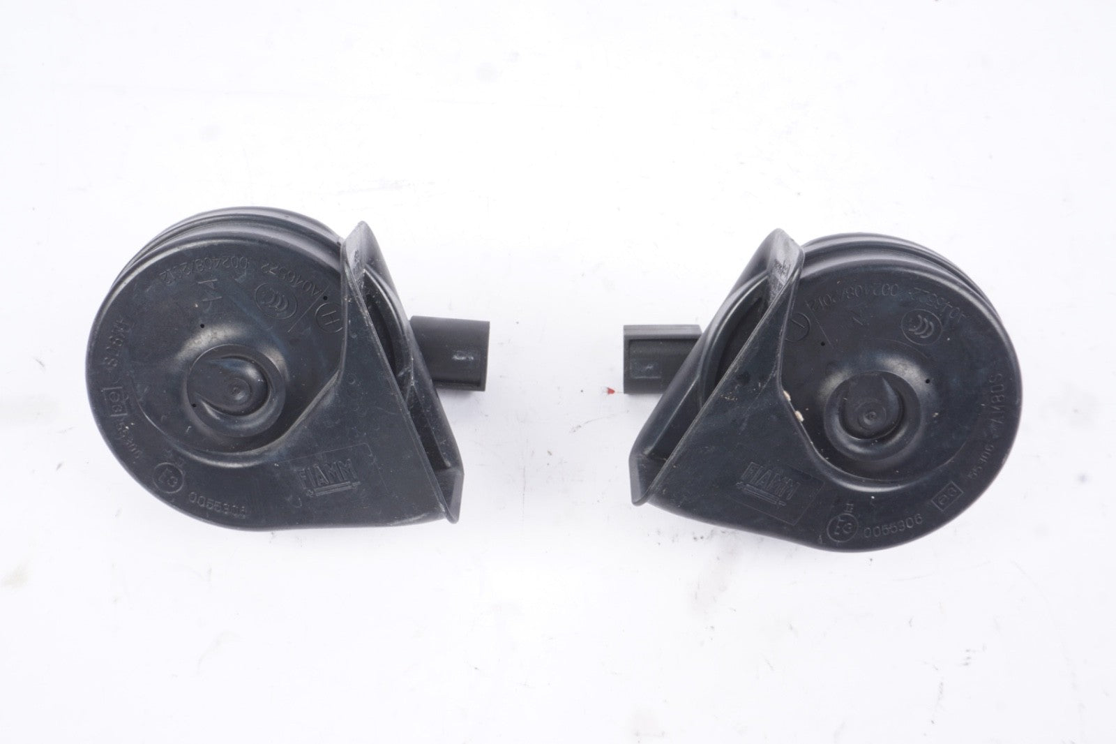 2010-2016 Mercedes-Benz E350 Sport 4MATIC High and Low Note Horn w/ Bracket