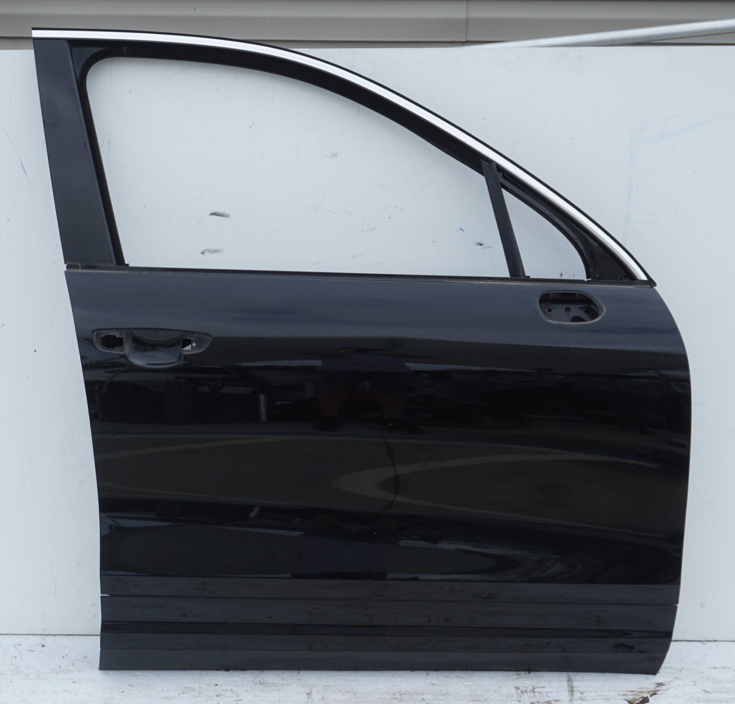 11-18 Porsche Cayenne 958 Front Right Passenger Door Shell OEM