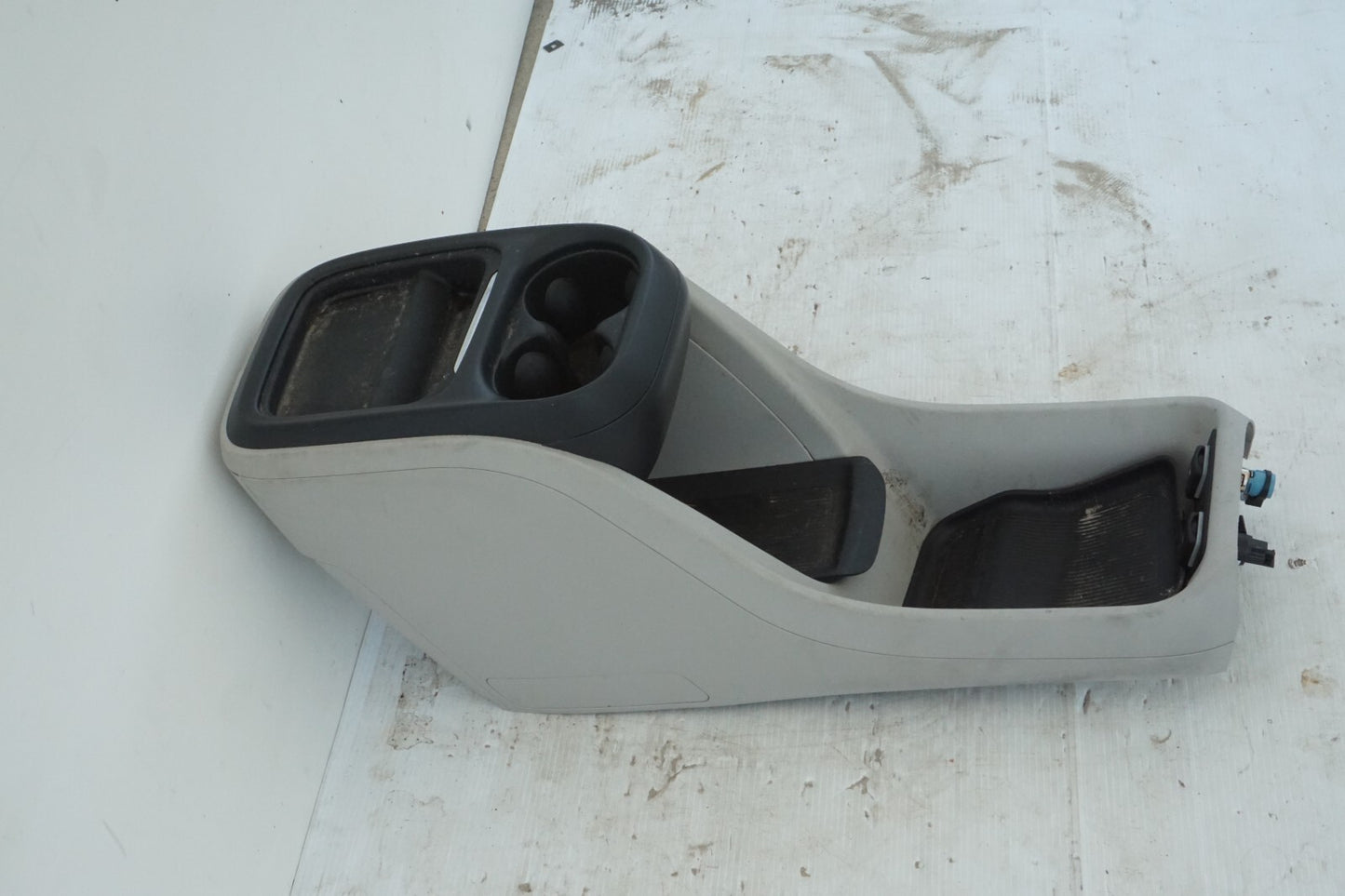 17-20 CHRYSLER PACIFICA CENTER CONSOLE TRIM BASE W/ CUP HOLDER OEM