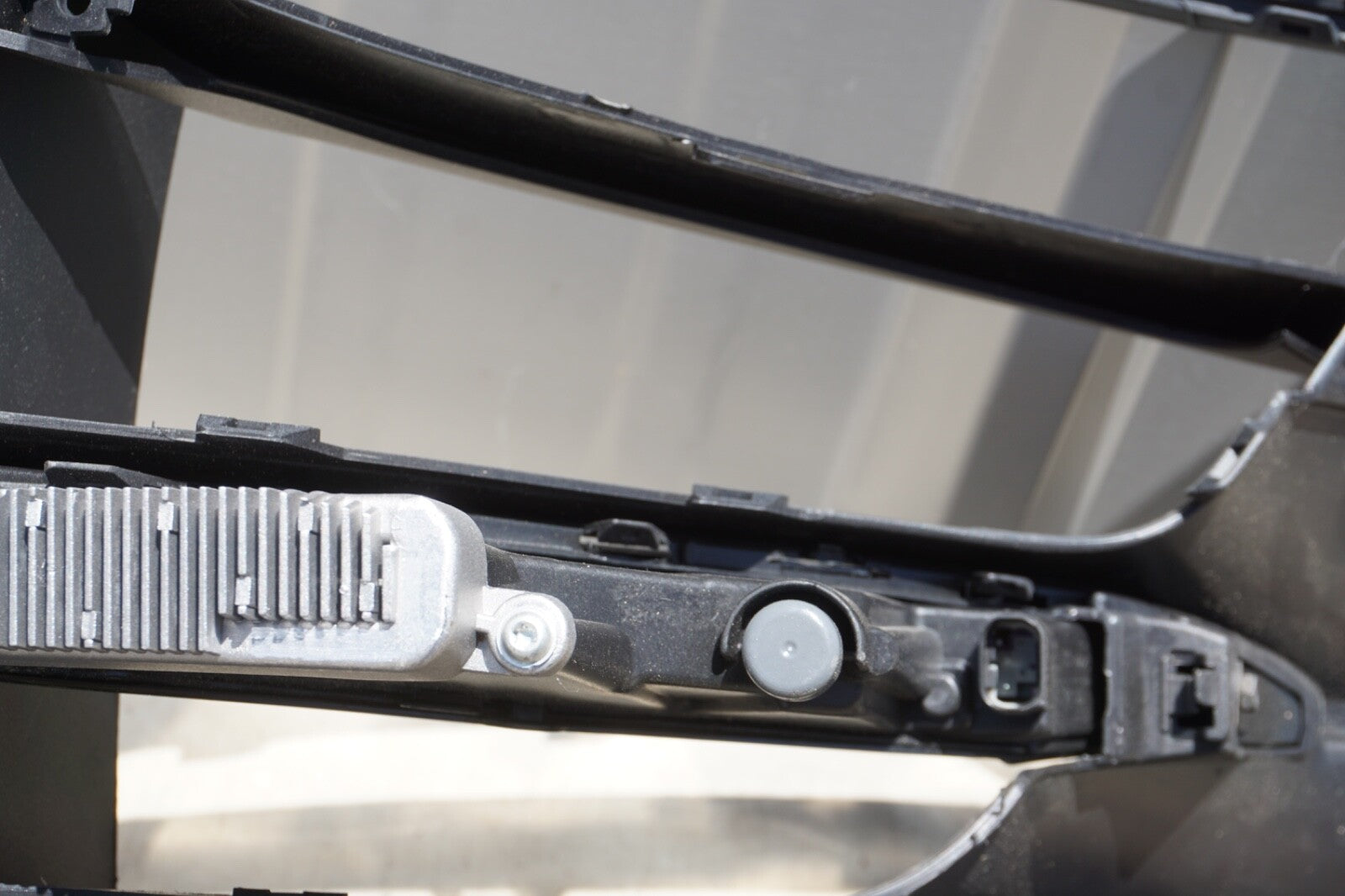 Fits 2019-2022 Porsche Macan New Front Bumper Cover W/Running Lights