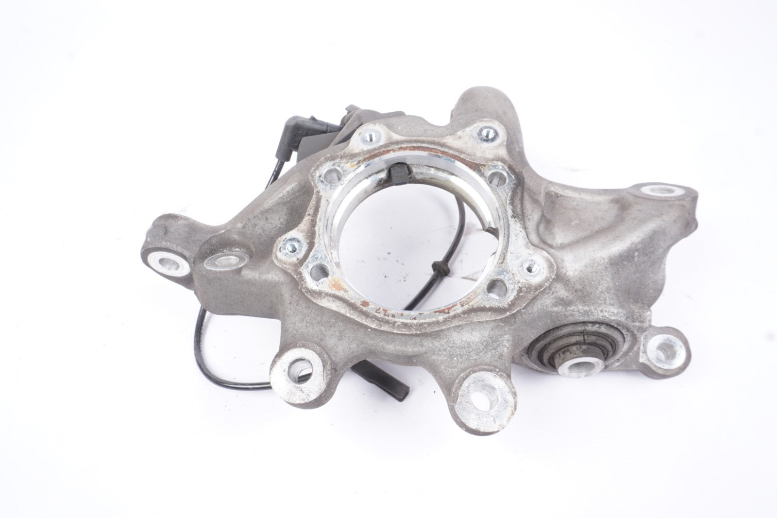 2014 - 2017 MERCEDES S S550 W222 REAR RIGHT PASS SIDE SPINDLE KNUCKLE OEM