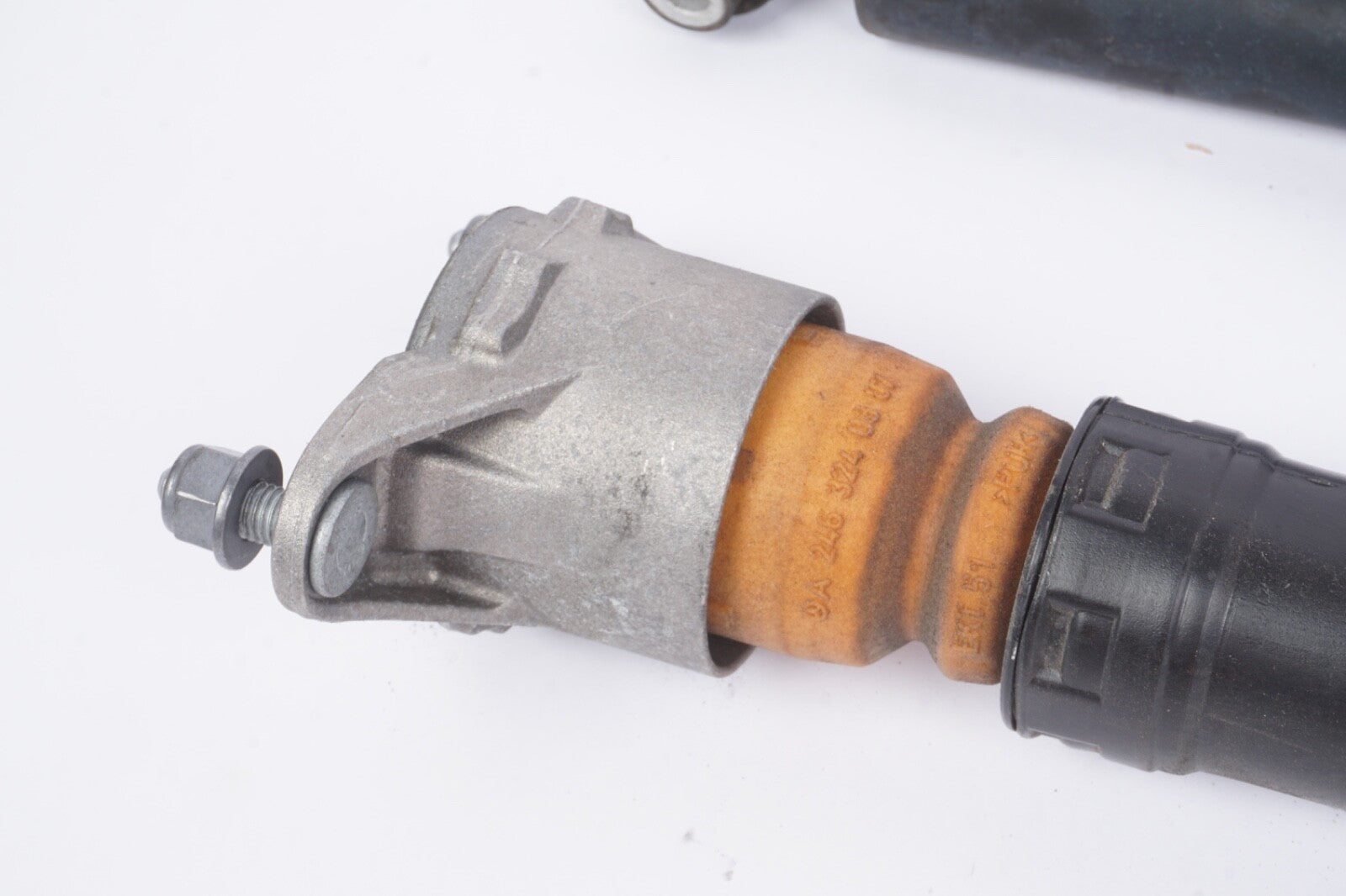 2015-2020 MERCEDES GLA250 X156 REAR LEFT RIGHT SUSPENSION SHOCK STRUT ABSORBER
