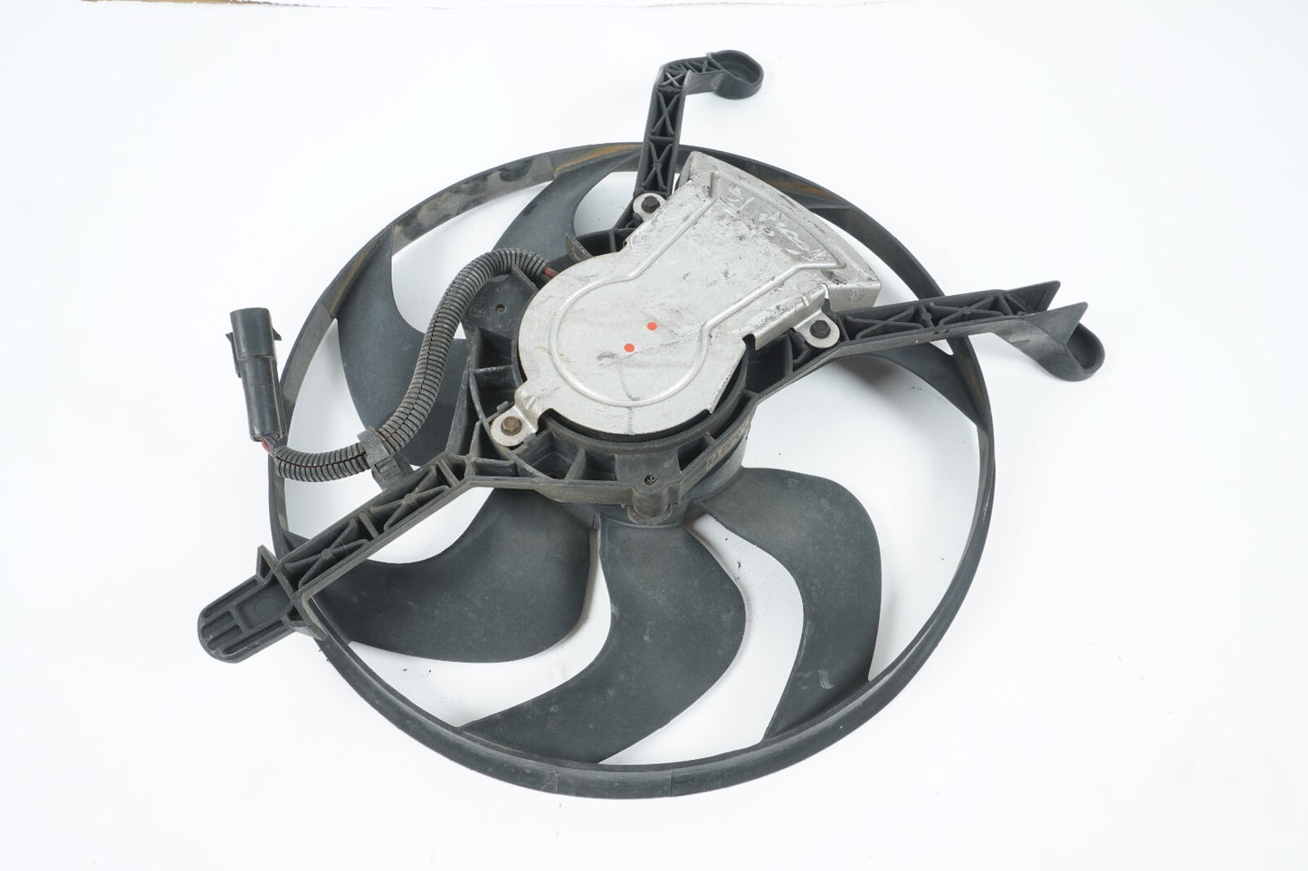 1993 Cadillac Allante 4.6L RADIATOR COOLING FAN RIGHT PASSENGER SIDE OEM