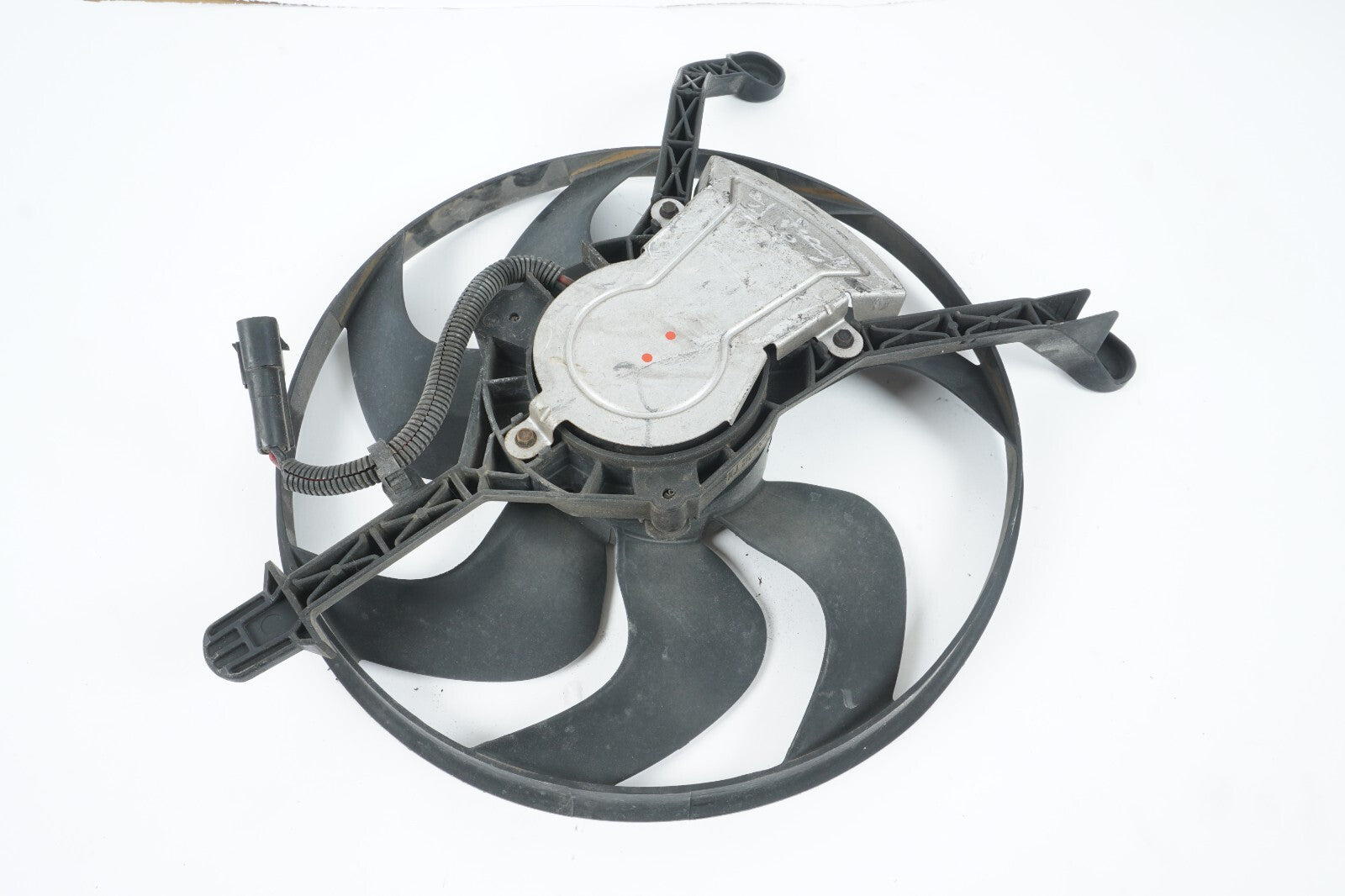 1993 Cadillac Allante 4.6L RADIATOR COOLING FAN RIGHT PASSENGER SIDE OEM