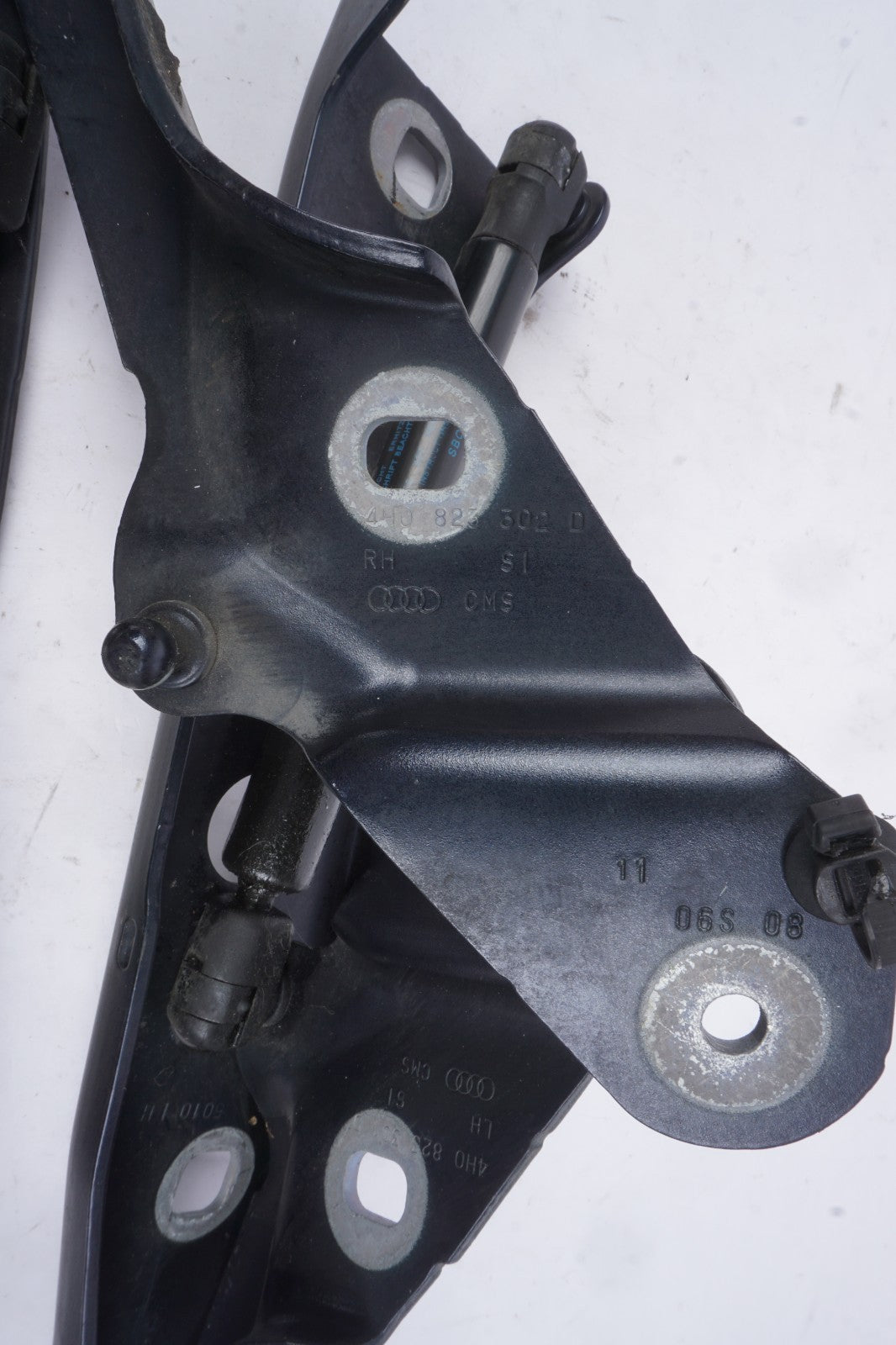 2011 - 2014 Audi A8 A8L Right And Left Hood Hinges Set Of 2 OEM