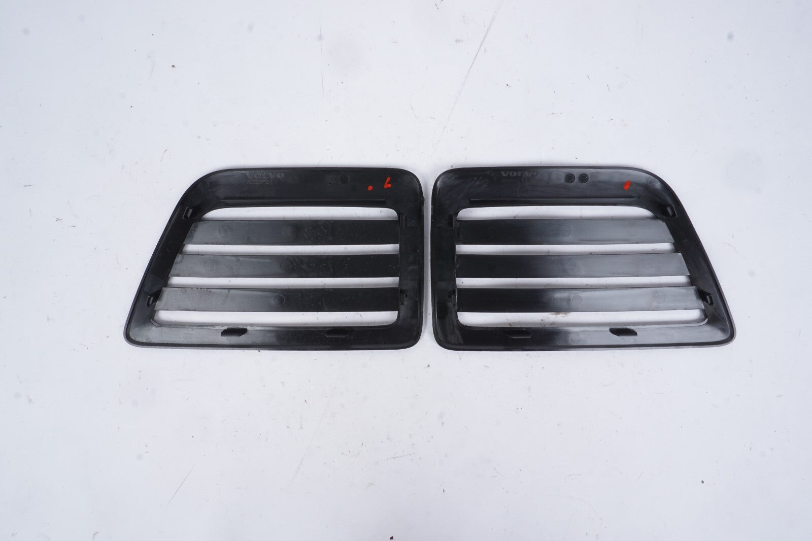 2021 - 2024 Polestar 2 Floor Heater Vent Grille Front Right & Left  OEM