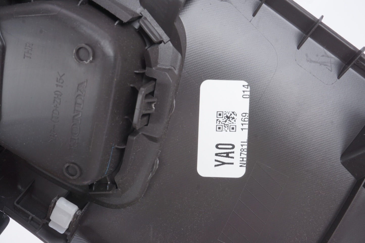 2018-2020 Honda Odyssey OEM Center Dash Instrument Panel Bezel Cover Trim NH781L