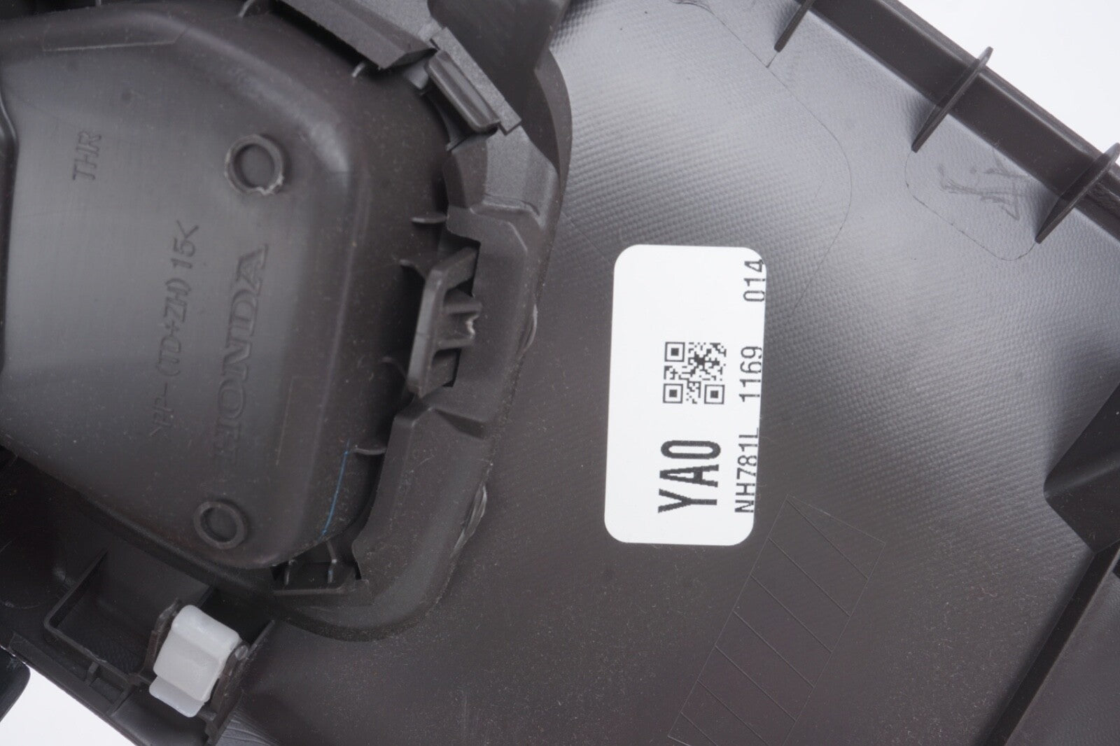 2018-2020 Honda Odyssey OEM Center Dash Instrument Panel Bezel Cover Trim NH781L
