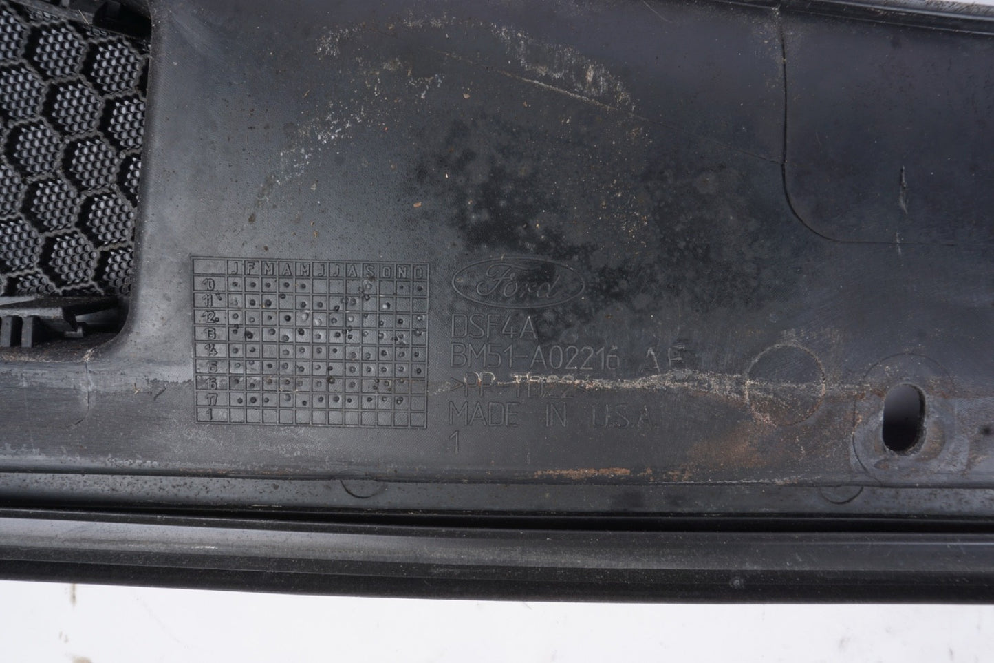 12 13 14 15 16 17 18 Ford Focus Sedan Front Windshield Wiper Cowl Grille Panel B