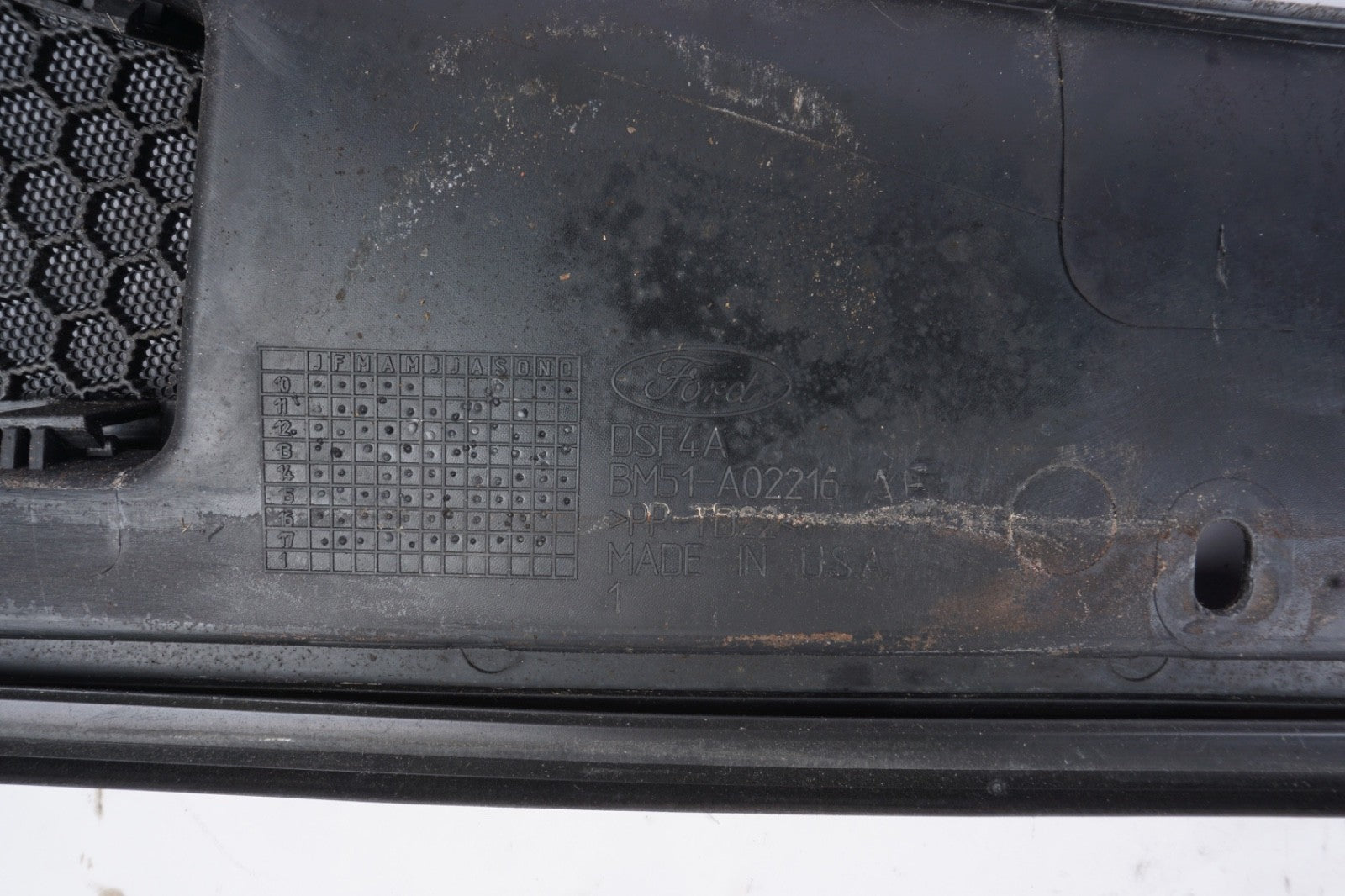 12 13 14 15 16 17 18 Ford Focus Sedan Front Windshield Wiper Cowl Grille Panel B