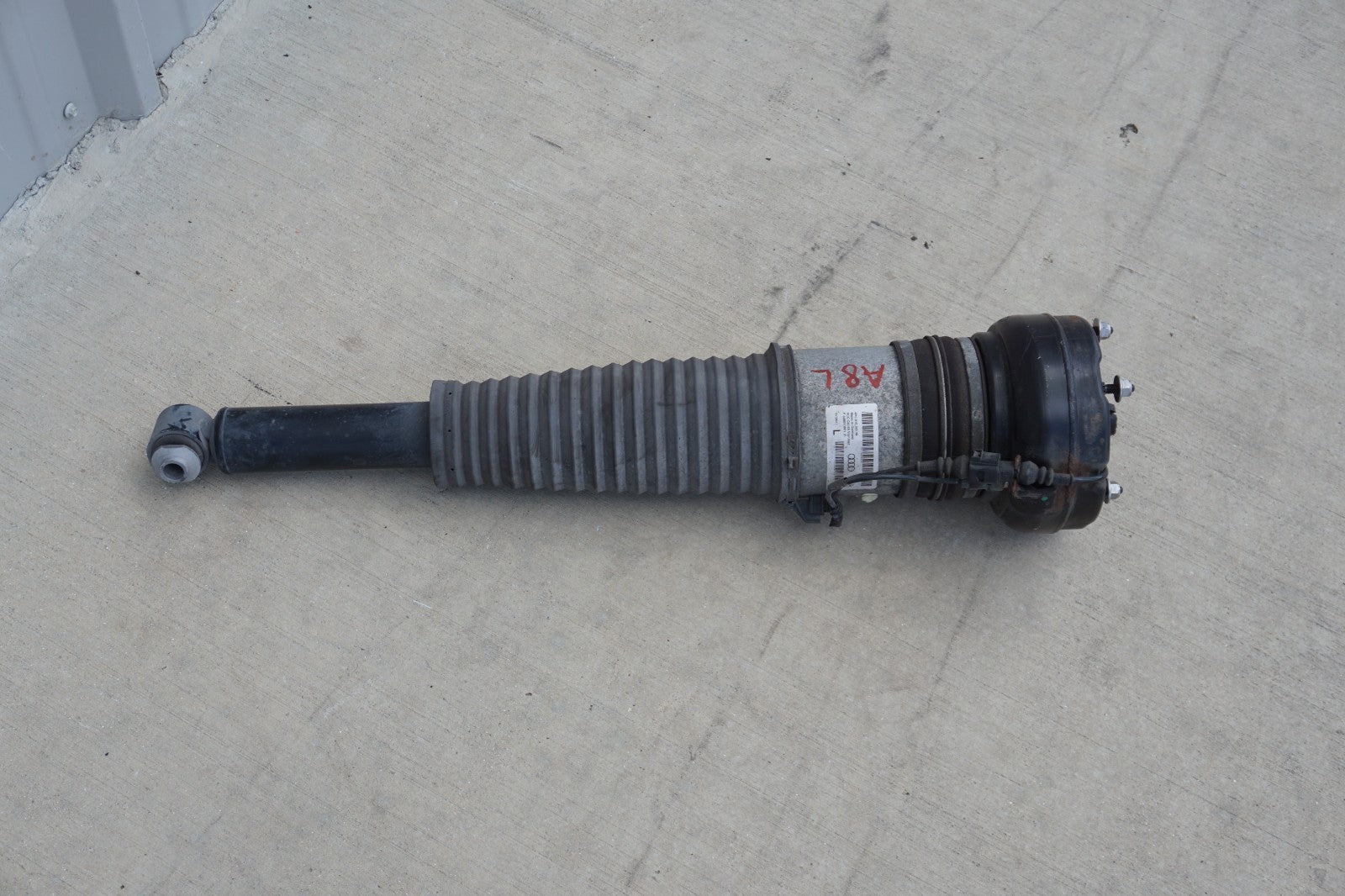 2011 - 2018 Audi A8 S8 Awd Rear Left Air Shock Strut OEM