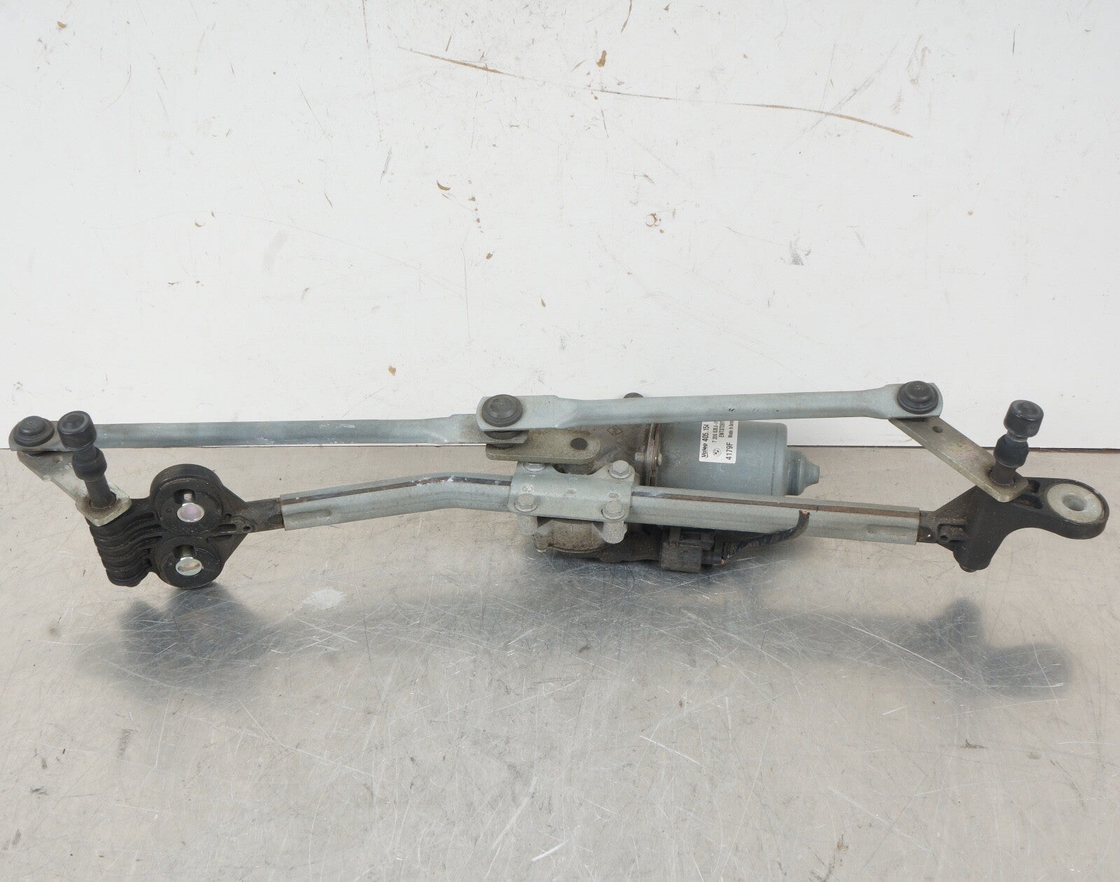 07-13 BMW X5 E70 Front Windshield Wiper Linkage w/ Motor Assembly 7200535  OEM 