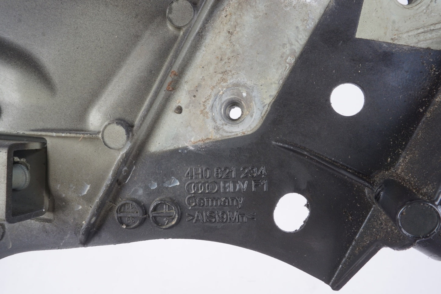 11-18 AUDI A8 S8 PASSENGER RIGHT FRONT FENDER BUMPER BRACKET SUPPORT BRACE
