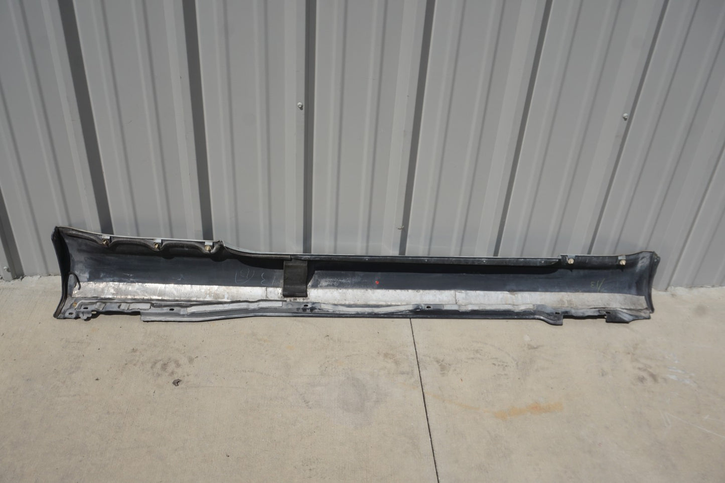 2002 - 2005 LEXUS SC430 Z40 LEFT DRIVER SIDE ROCKER PANEL SKIRT MOLDING SILVER