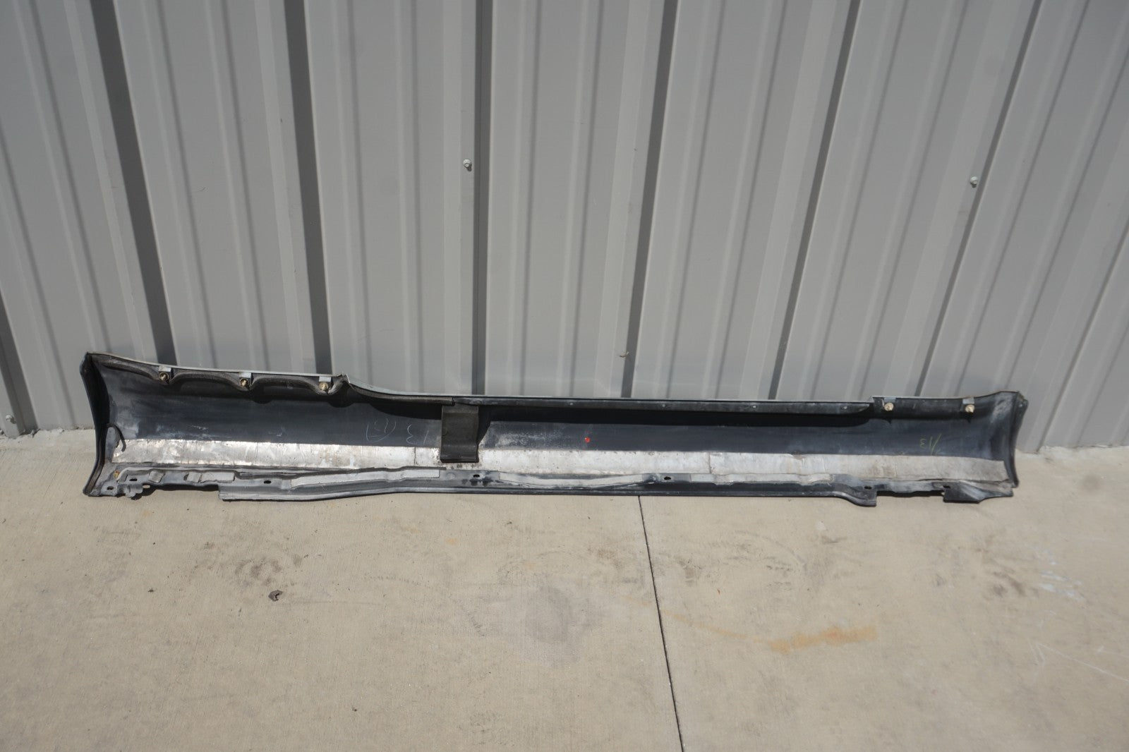 2002 - 2005 LEXUS SC430 Z40 LEFT DRIVER SIDE ROCKER PANEL SKIRT MOLDING SILVER