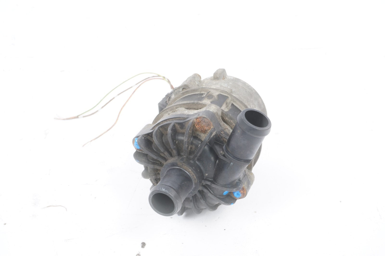 2013 - 2017 Audi A8L A8 3.0L Auxiliary Radiator Water Pump 8K0965567 OEM