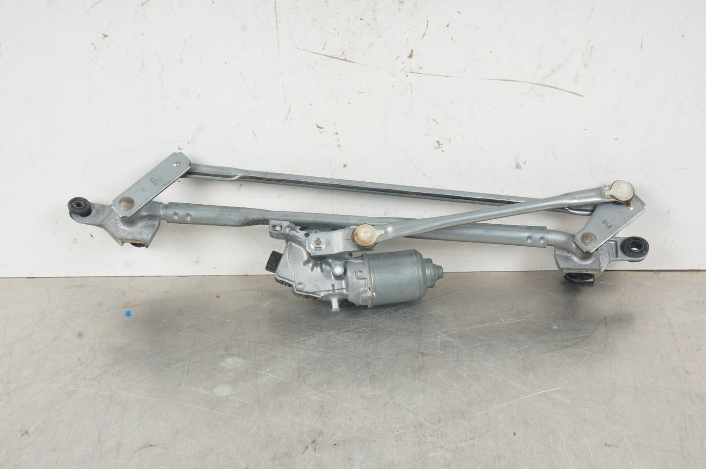 2020 - 2023 Cadillac CT4 Windshield Wiper Motor 84399856 OEM