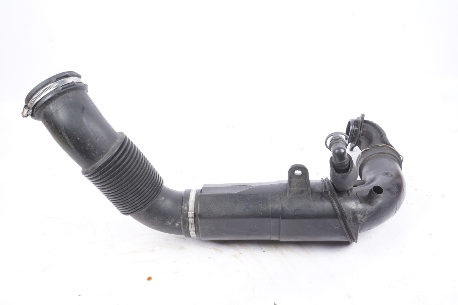 2018 - 2022 BMW X2 F39 OEM 2.0L Engine Intercooler Pipe 7619268-04