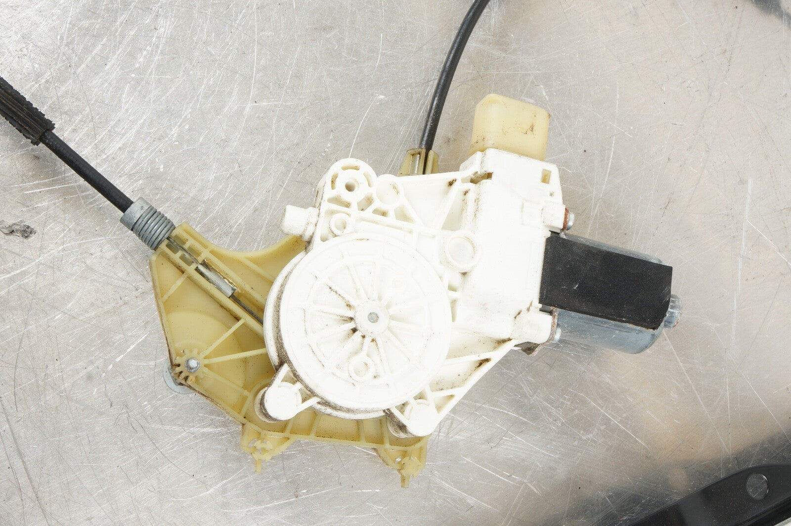 2007 - 2013 BMW 328 335 LEFT DOOR WINDOW REGULATOR  7119207 !CONVERTIBLE!