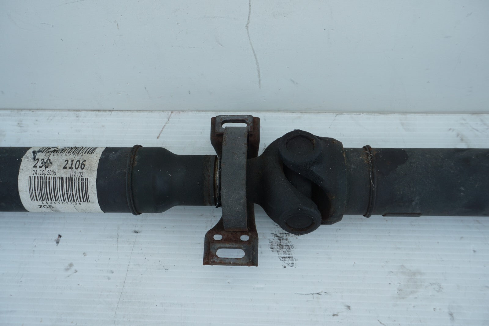 2003-2006 Mercedes-Benz SL500 REAR DRIVESHAFT 2304102106 OEM