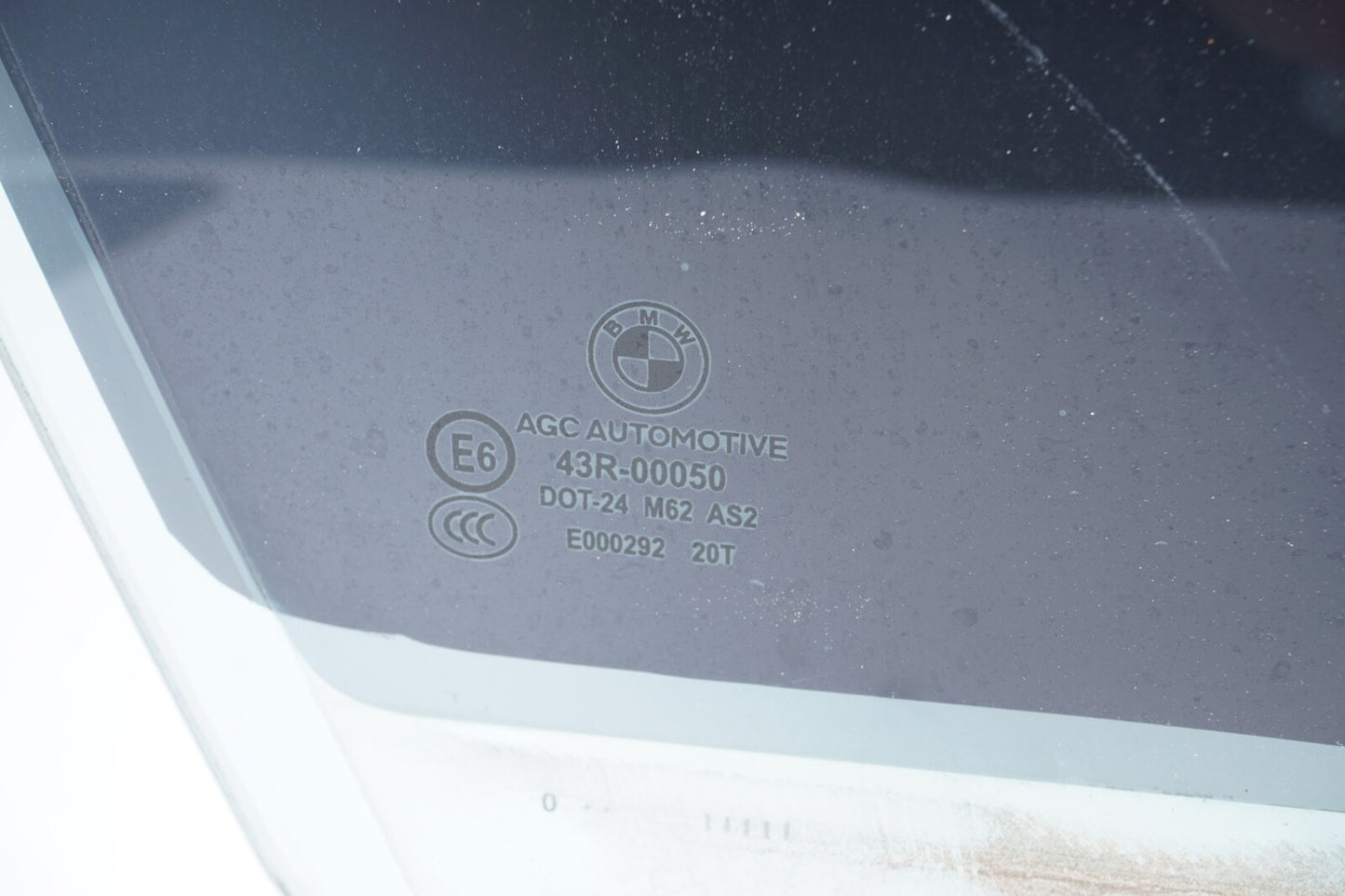 2011 - 2016 BMW 528i 535i 550i F10 FRONT RIGHT SIDE DOOR WINDOW GLASS OEM